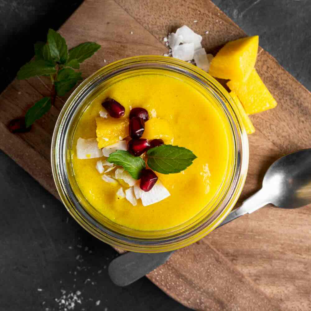 Dolce per la festa della donna: mimosa mousse alla curcuma